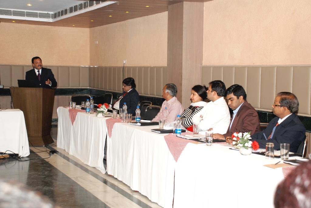 Hotel Regent Continental Delhi  Dış mekan fotoğraf